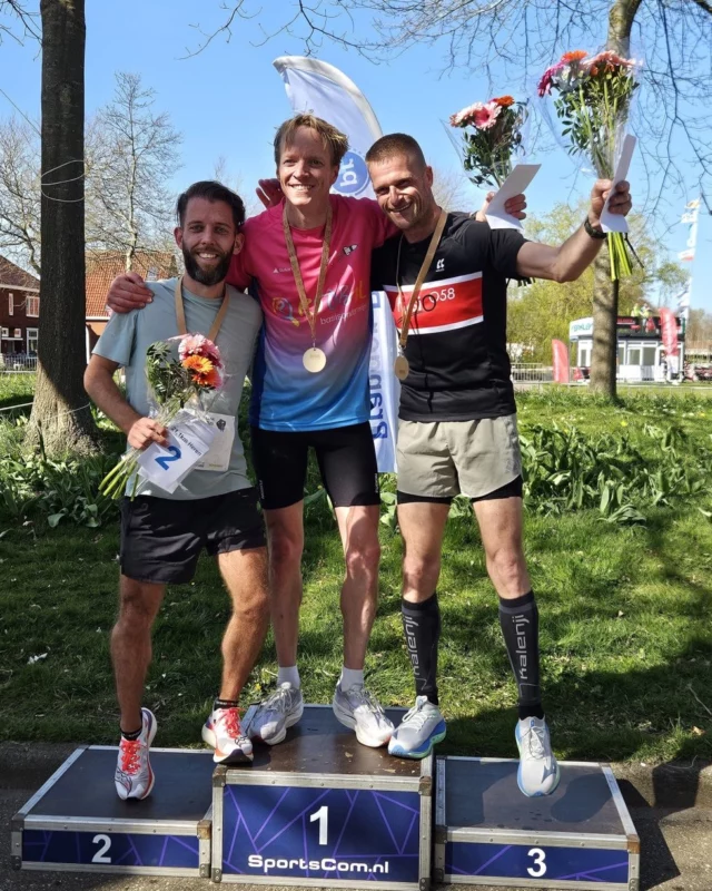 De nummers 1, 2 en 3 op de 21.1 km 23e editie Bonifatiusloop Dokkum!
